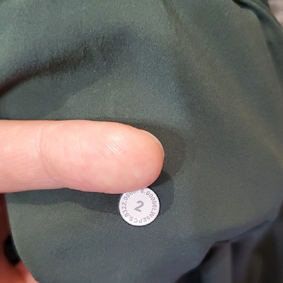 Lululemon Stretch High-Rise Pant 7/8 Length. 27" Inseam. Green. Size 2. - Picture 9 of 11